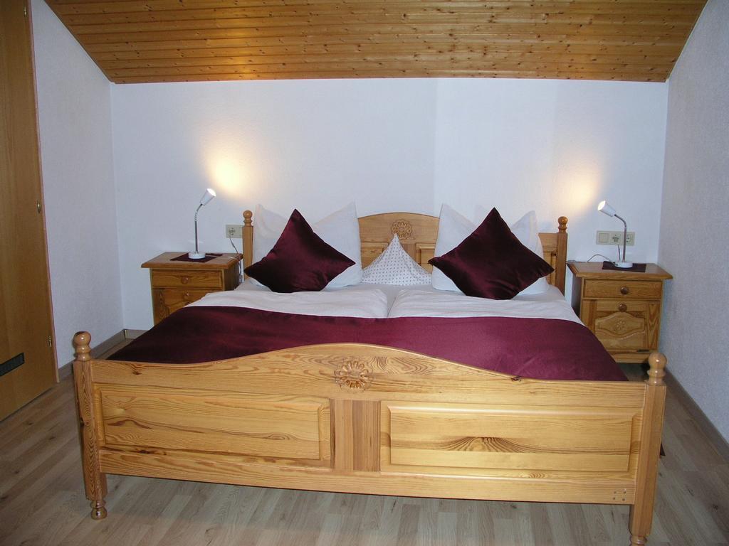 Ferienwohnungen Pension Sonnblick Krumbach  Exterior foto