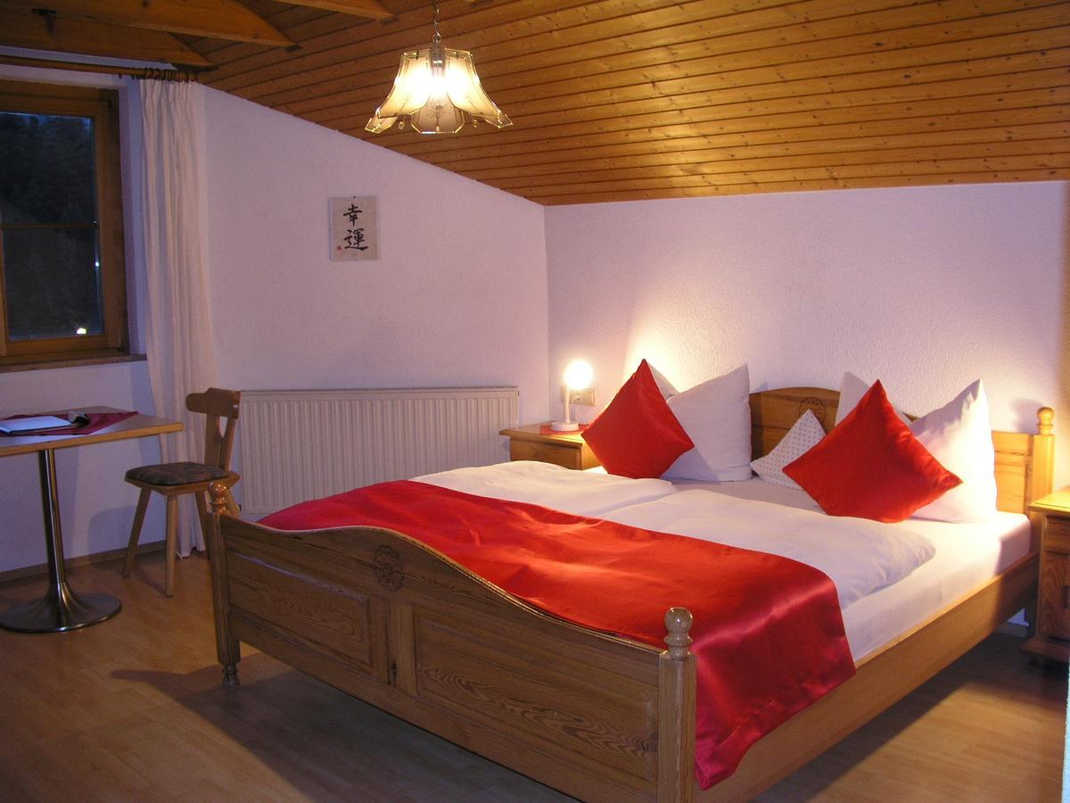 Ferienwohnungen Pension Sonnblick Krumbach  Exterior foto